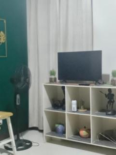 Alli's comfy executive studio - 0
