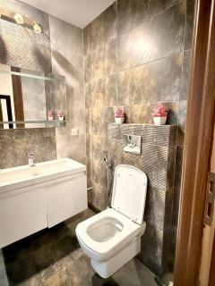 Modern 2 Bedroom Apartment in DHA Ideal Family Living - 3