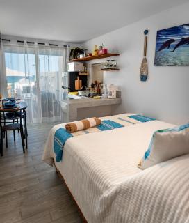 Beach Front Lux Containers - 9