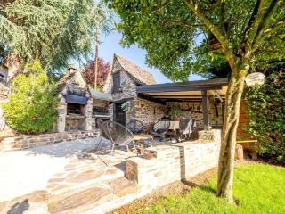 Stone house with pool and garden - 5
