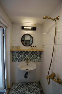 Serene 2BR 2BA Apt Old Quarter FREE Parking Washer - 3