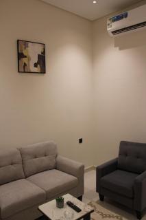 One-bedroom apartment with living room and double bed in Al-Dhubbat neighborhood #16 - 0