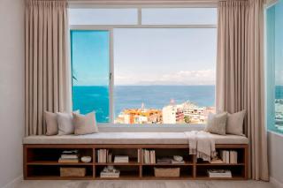 Private retreat overlooking Bandera Bay - 3