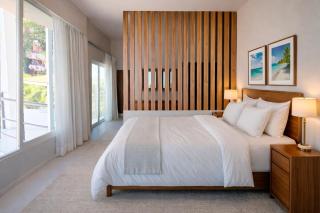 Private retreat overlooking Bandera Bay - 4