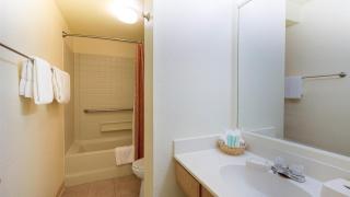 2 Bedroom OceanView Condo Pono Kai Resort E103 - 2