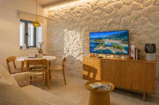 Lumo Guesthouse-Stone Maisonette in Parga Old Town - 0