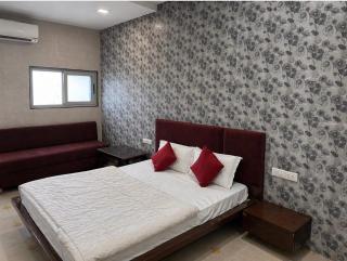 Hotel Tushar - 5