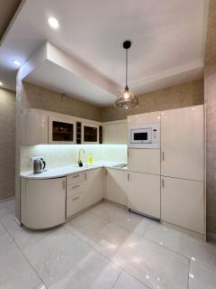 Luxury 2BR Apartment - Balcony, Square View, Central Tbilisi - 5