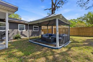 Clearwater Paradise w Hot Tub-Backyard Bliss Near Beach & Hot Spots - 5