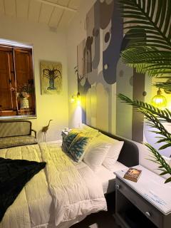 Private 12-Person House Jacuzzi & Terrace Walk to Sea - 0