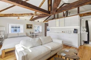 Historic flat - Old Town - 5 min to Salem, beach - 0