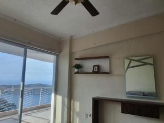 Ocean Front B1 - 8
