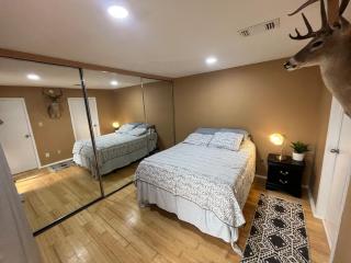Comfortable Condo Near Major Plants & Beach - 8