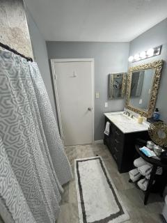 Comfortable Condo Near Major Plants & Beach - 5