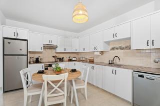 Too Coool 2 Bedroom Apartment Ellia - 2