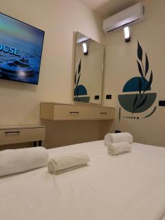 City Center Apartment In Tirana - 6