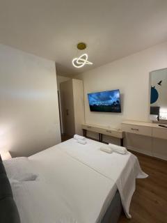 City Center Apartment In Tirana - 4