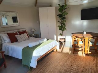 Unique, cozy rondavel 200m from the sea - 4