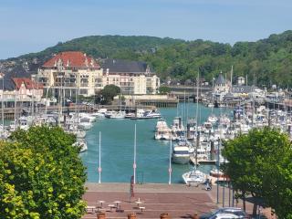 Escapade Romantique- Vue Port et Balcon Ensoleillé - 4