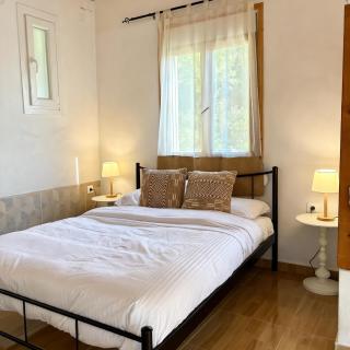 Klima Beach House Walk to Sea Easy Stay - 1