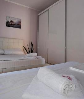 Roel's Guest House 1 - 0
