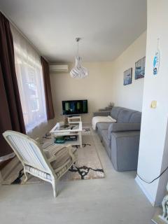 Seafront 2-Bedroom Apartment with Pools and direct beach access La Mer - Varna - 9