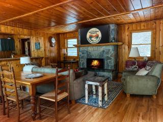 Hemlock Cabin Retreat | 3BR + Cedar Guest Suite - 9