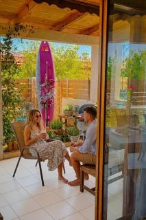 Peach Pine House - Escape Near City, Beach and Athens Airport - 4