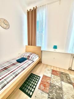 FAVORIT-ROOMS , direkt Metro connection U1 to Centralstation , City-Center and Airport - 7