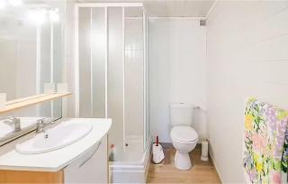 1 Bedroom Cozy Apartment In Pleubian - 4