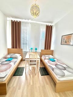 FAVORIT-ROOMS , direkt Metro connection U1 to Centralstation , City-Center and Airport - 9