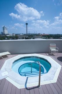 Wyndham La Cascada 2BR Apartment - 7