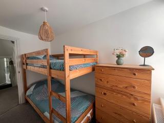 Saltwater Pearl-Holiday Let in central Ilfracombe Flexible sleeping for up to 8 - 3