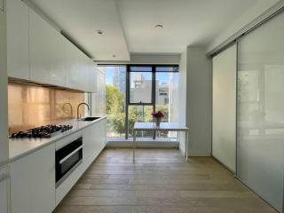one minute to english bay beach brand new high rise with swimming pool - 6