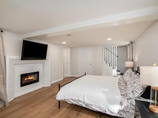 Charming 3BD 2BR Dog Friendly - 7