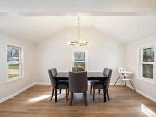 Charming 3BD 2BR Dog Friendly - 5