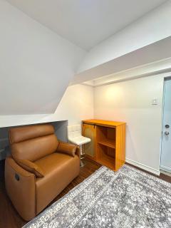 Bright & Spacious 2BR & Parking Near TTC & Shops - 1