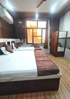 PARADISE VILLA Near Prem Mandir - 1