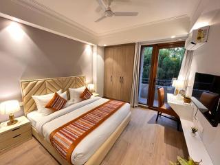 Hotel South Ex Residency - South Ex near AIIMS Delhi - Couple Friendly - 9