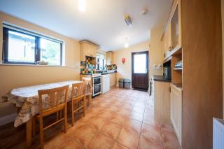Stylish Chalet Oranmore Galway Sleeps 5 - 7