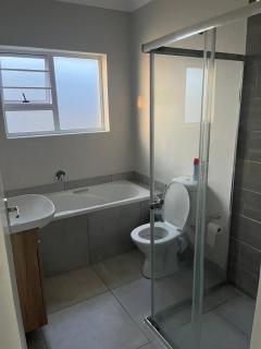 Shalom Guesthouse - 5