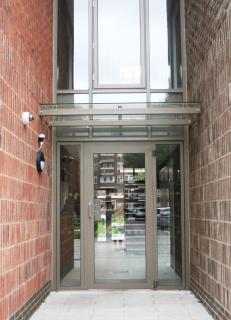 Gorgeous Scandi-designer 3-bed flat - 8