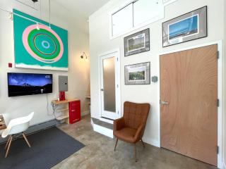 Loft with private backyard in Art Tower - 1