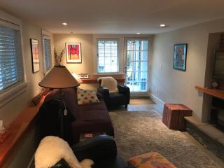 Rebekah and Malcolm's Garden Suite - 8