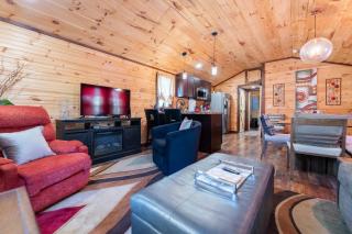 Cozy Lake Cumberland Cabin with Fire Pit - 7