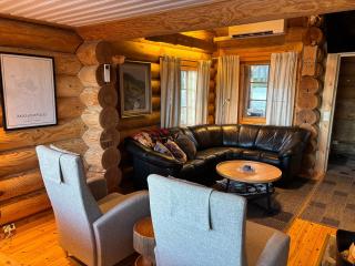 Ruska 2, Ylläs, Äkäslompolo, Lapland - Log Cabin with Lake and Fell Scenery - 6