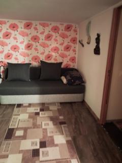 Traditional 4BR House Near Airport & City - 1