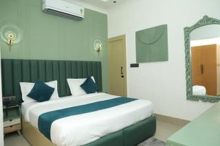 Divine Hotel - 3