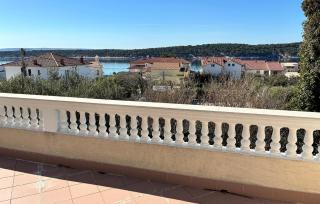 Gorgeous Apartment In Barbat With House Sea View - 3