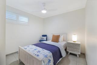 Dwell @ 22, Oceanfront Apartment - 3